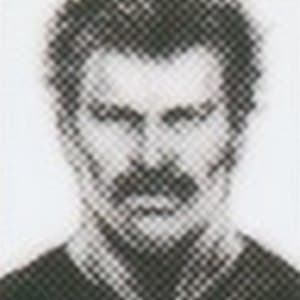 Retrato de un recluta de Mother Base, de pelo ondulado y bigote